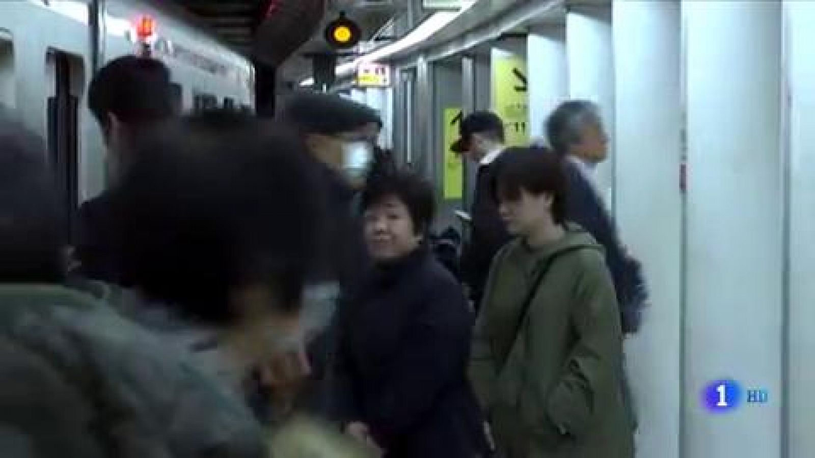 Telediario 1: Los japoneses comienzan este sábado unas "inéditas" vacaciones de diez días seguidos | RTVE Play