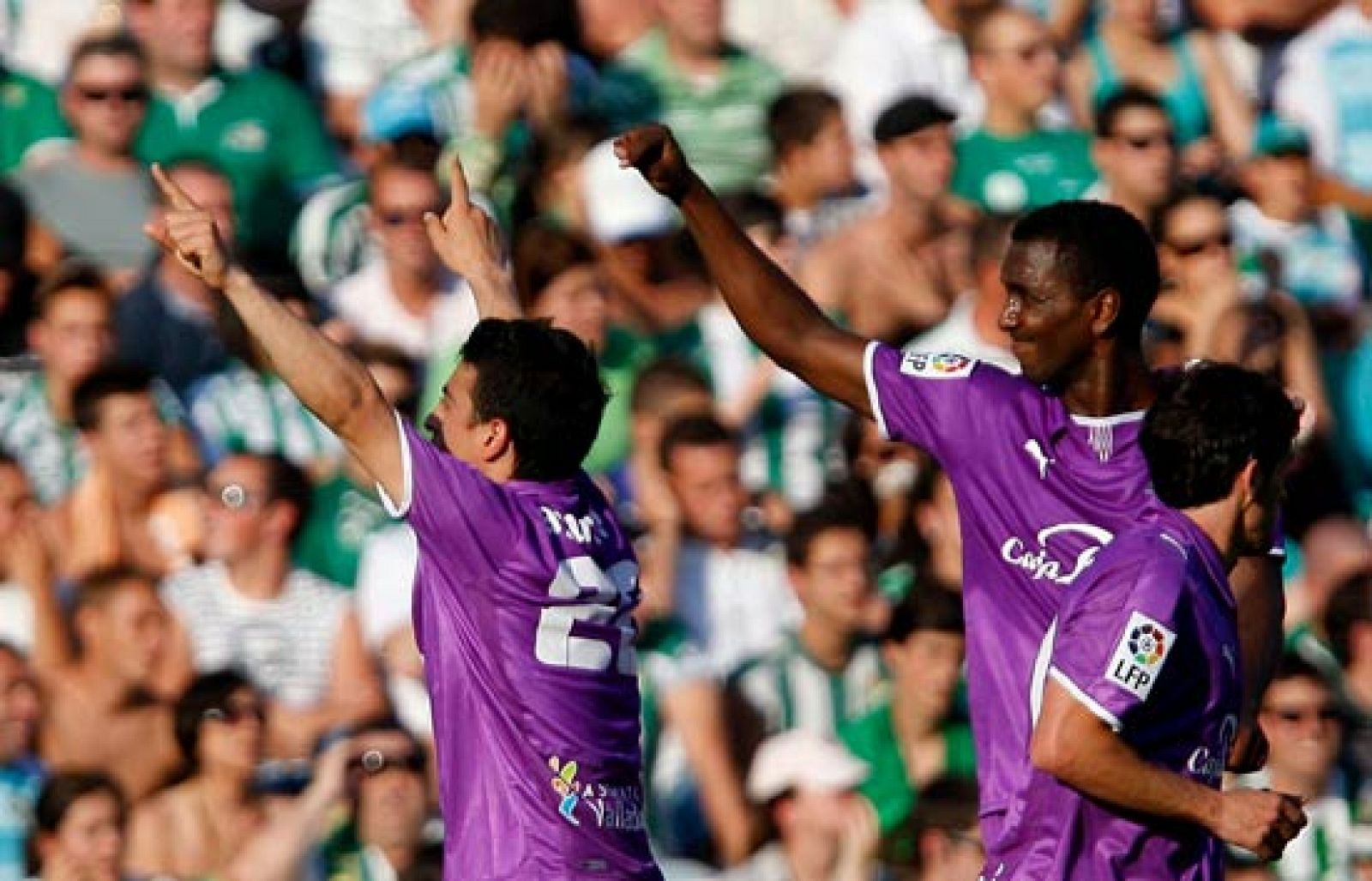 Alegría del Valladolid al empatar con el Betis y conseguir la permanencia en primera división para la próxima temporada.