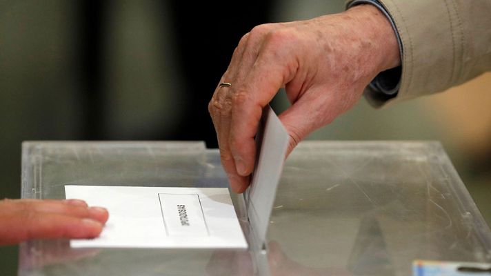 Informativo 24h - Los votantes del 28A: "He reflexionado mucho sobre mi voto y la responsabilidad de venir"