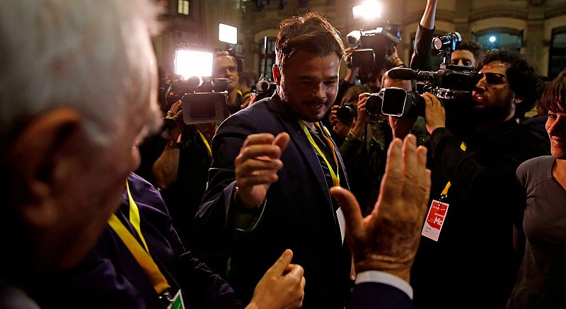 El número dos de Esquerra Republicana de Catalunya, Gabriel Rufián, ha valorado muy positivamente los resultados de la formación independentista en las Elecciones Generales 2019, en las que ha obtenido 15 escaños. "Nosotros esta noche somos más felic