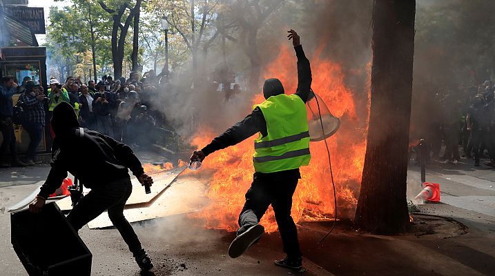 Informativo 24h - Disturbios y enfrentamientos con la policía durante las marchas del Primero de Mayo en París