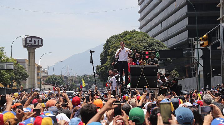 Guaidó llama a paros escalonados hasta llegar a la huelga general en Venezuela