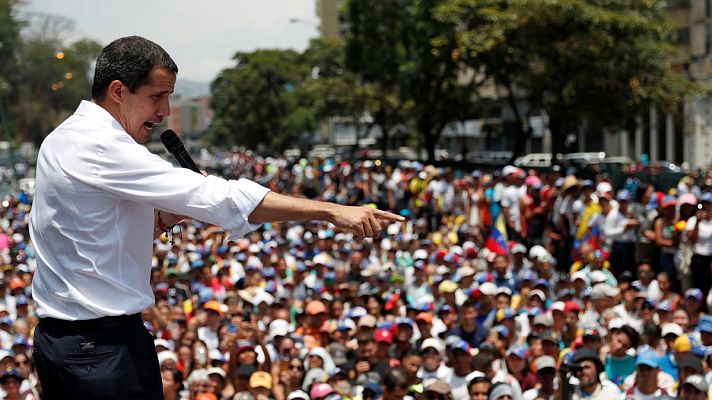 Guaidó llama a la huelga general mientras sus simpatizantes mantienen el pulso en las calles