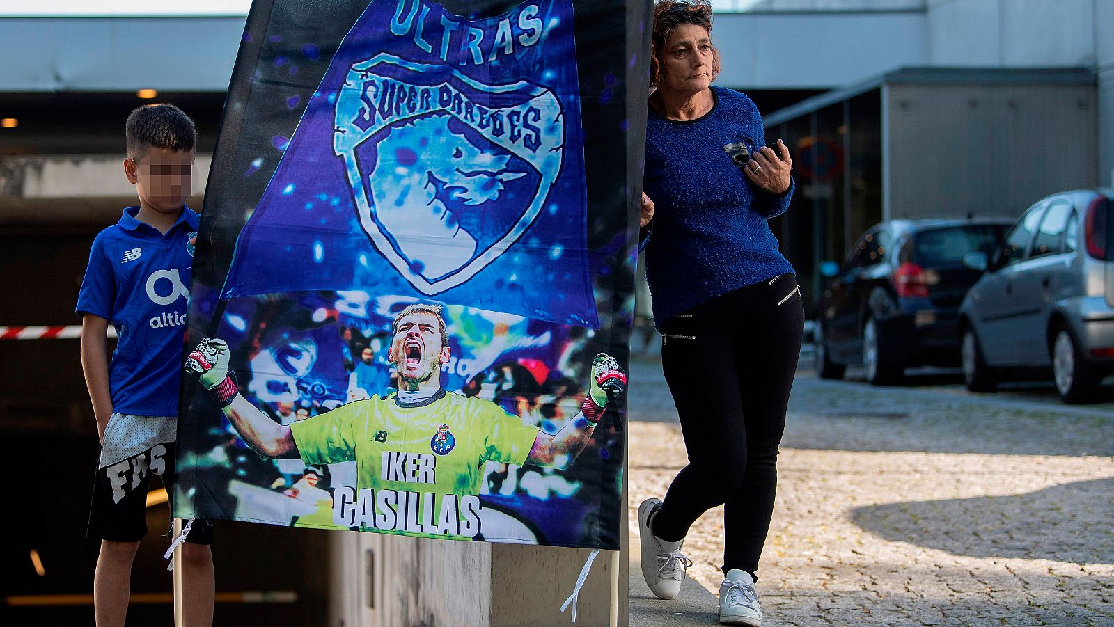 Casillas pasa su primera noche en el hospital estable y rodeado de su familia