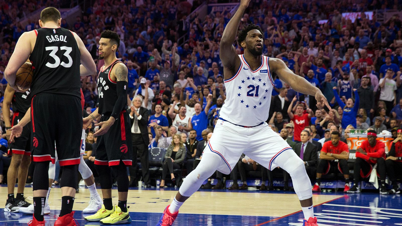 NBA | Embiid impone su poder ante los Raptors - RTVE.es - Informativo 24h | Ver