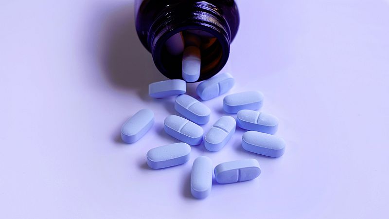 El riesgo de transmisión del VIH en parejas gais en las que sólo uno está infectado es cero si se sigue adecuadamente el tratamiento antirretroviral, según un estudio.La investigación, que publica este viernes la revista The Lancet, ha seguido a 782 