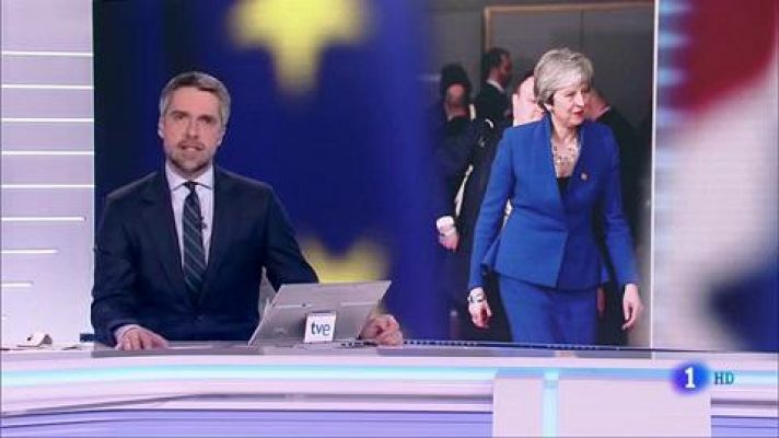 Telediario 1 - Conservadores y laboristas sufren un duro varapalo en las elecciones locales en Reino Unido