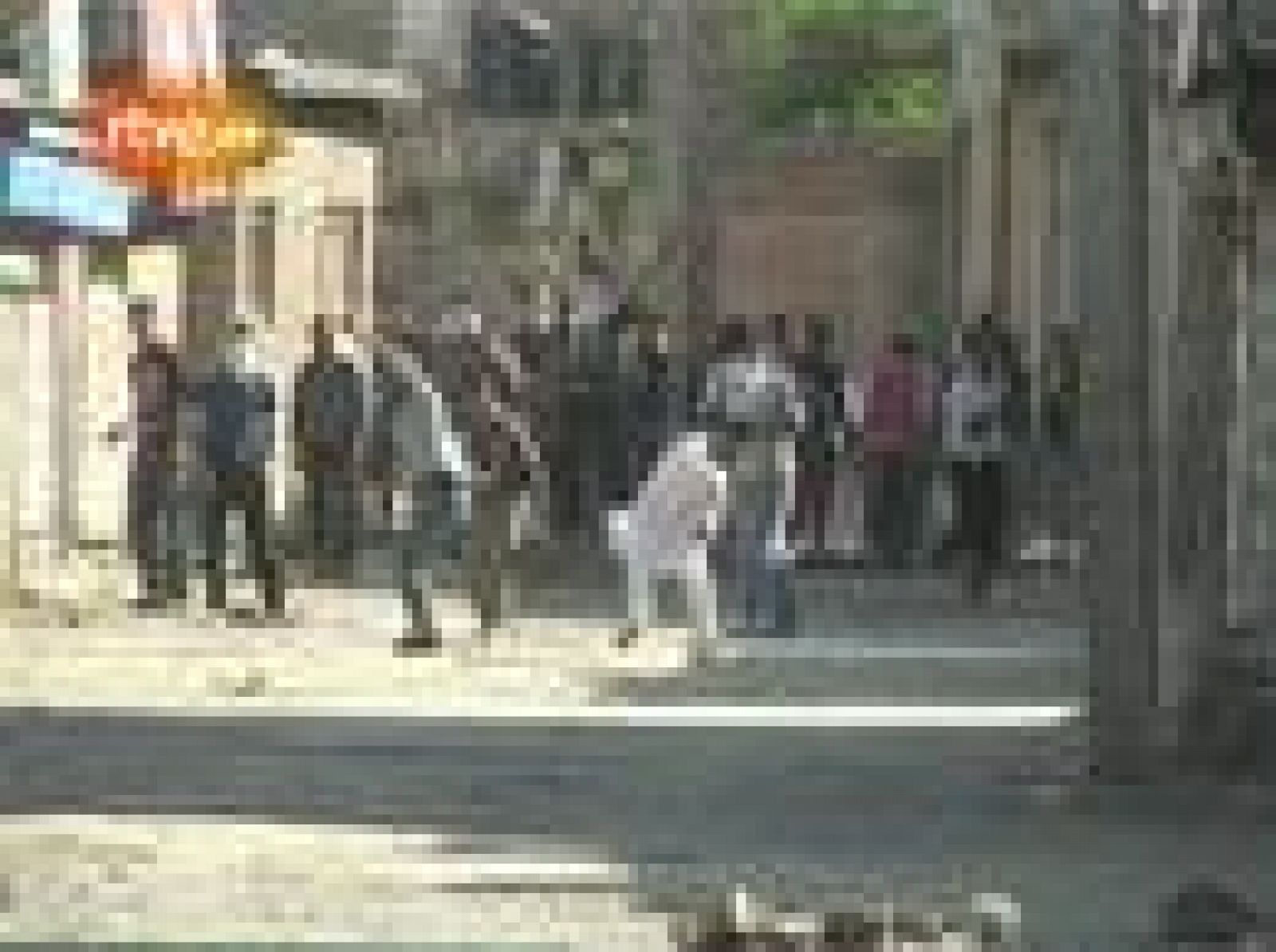 En la provincia india de Cachemira la población se enfrenta con la Policía | Ver