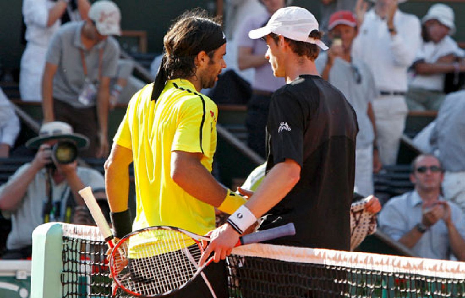 El Chileno Fernando González y el sueco Soderling han vencido sus respectivos partidos de cuartos de final y se disputarán una plaza para la final del Roland Garros. 