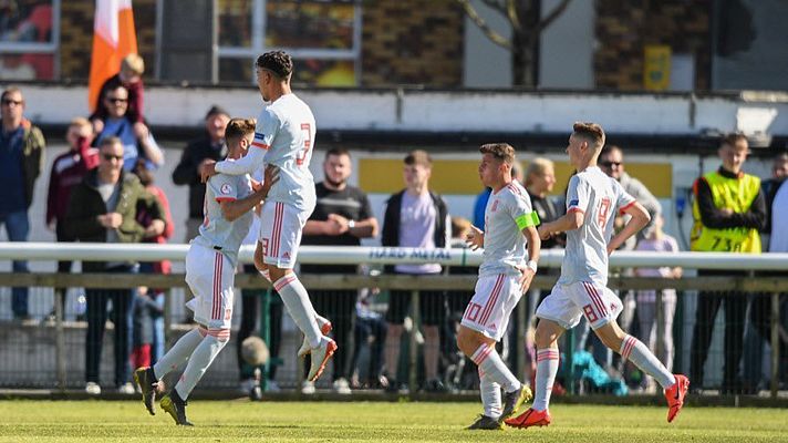 Telediario 1 - España debuta en el Europeo sub-17 con un 3-0 a Austria