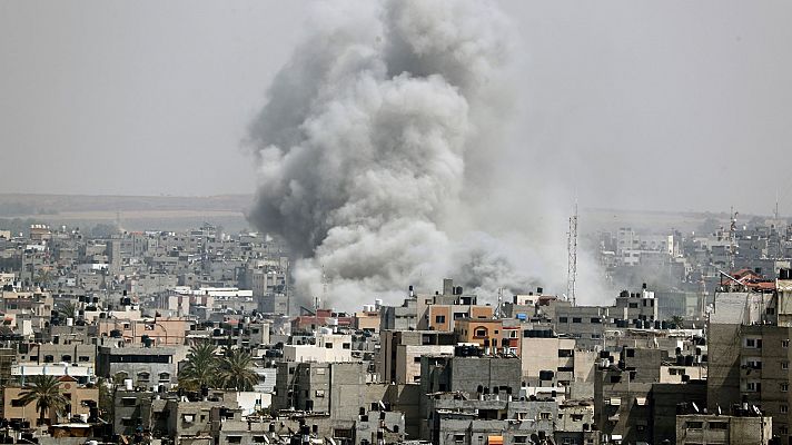 Telediario 1 - Israel intensifica sus bombardeos sobre Gaza como respuesta al lanzamiento de cochetes de Hamás