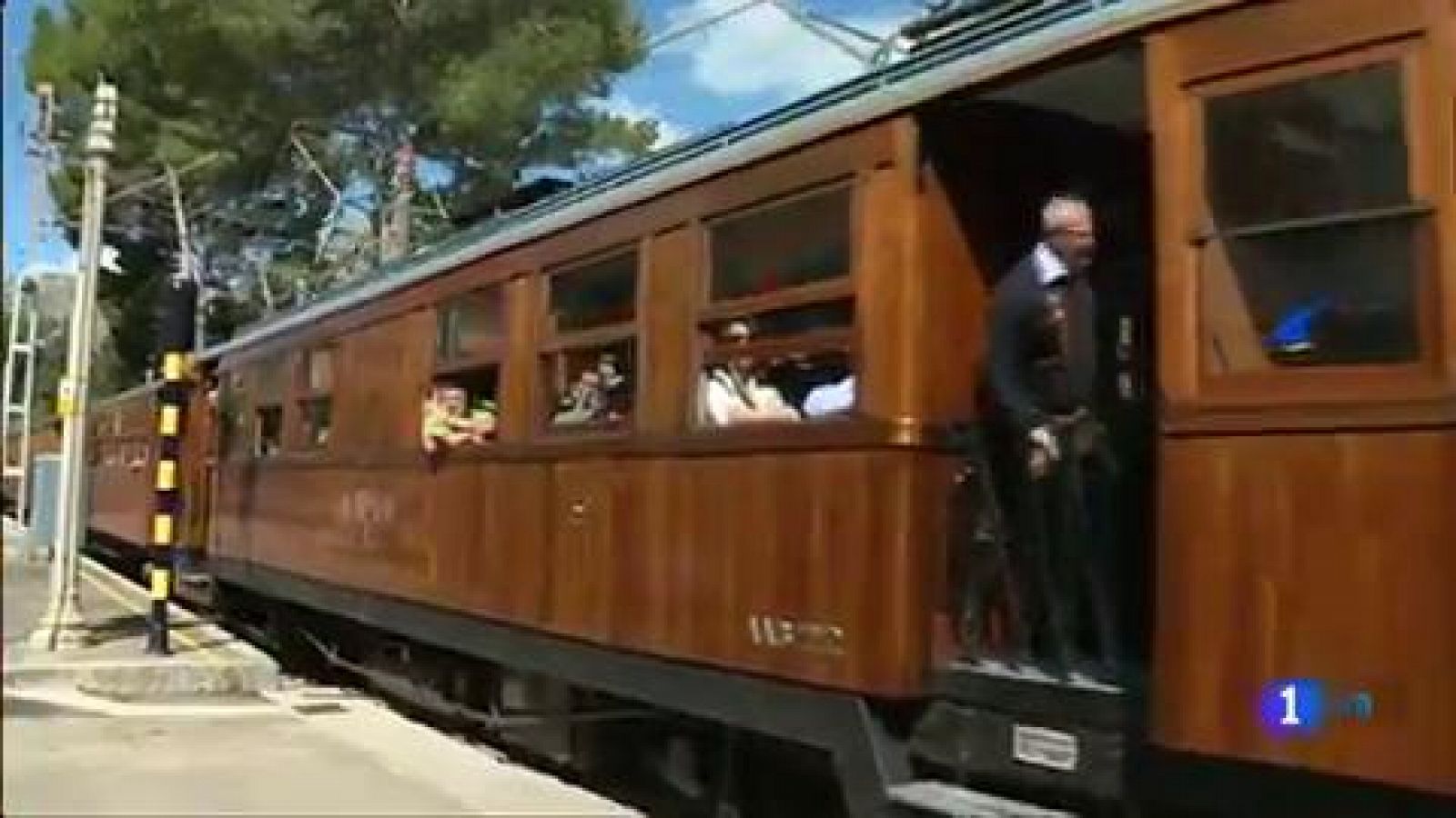 Telediario 1: Trenes convertidos en atracción turística | RTVE Play