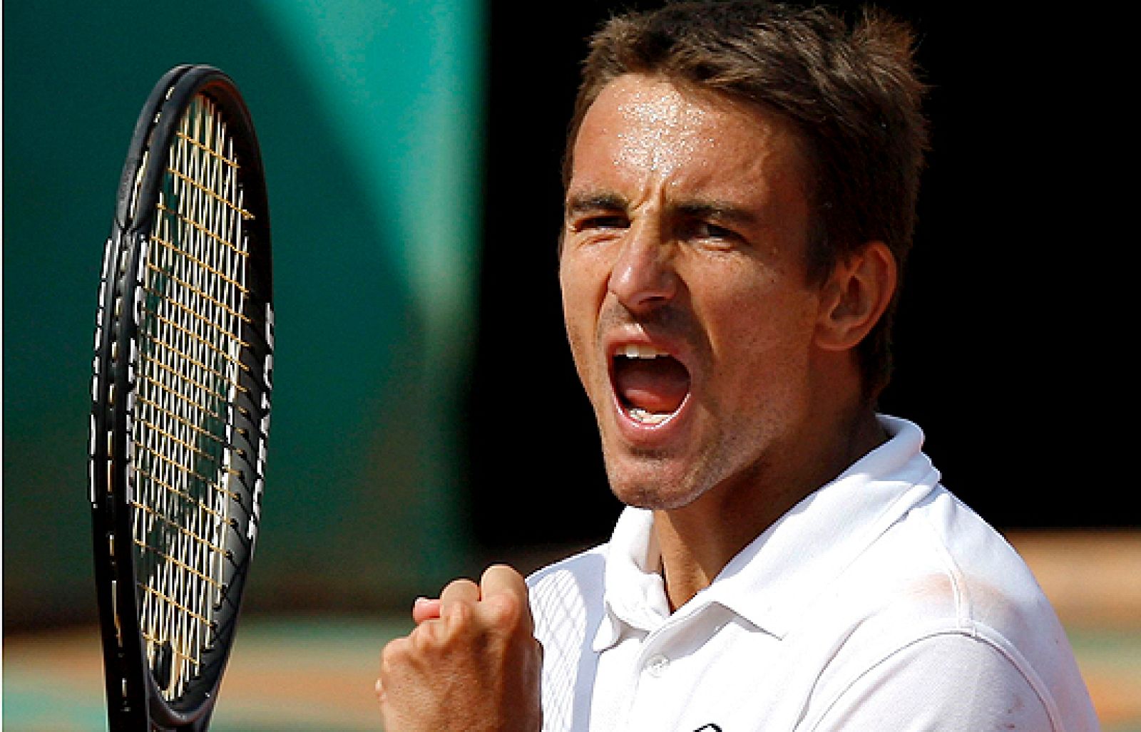 El tenista catalán Tommy Robredo se enfrenta al argentino Juan Martín del Potro en los cuartos de final de Roland Garros.