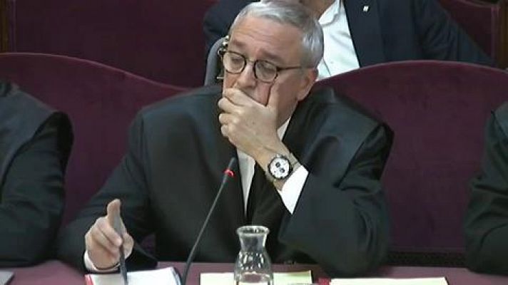 Informativo 24h - El responsable de los antidisturbios relata que le fue imposible llegar a Economía a través del cordón de voluntarios