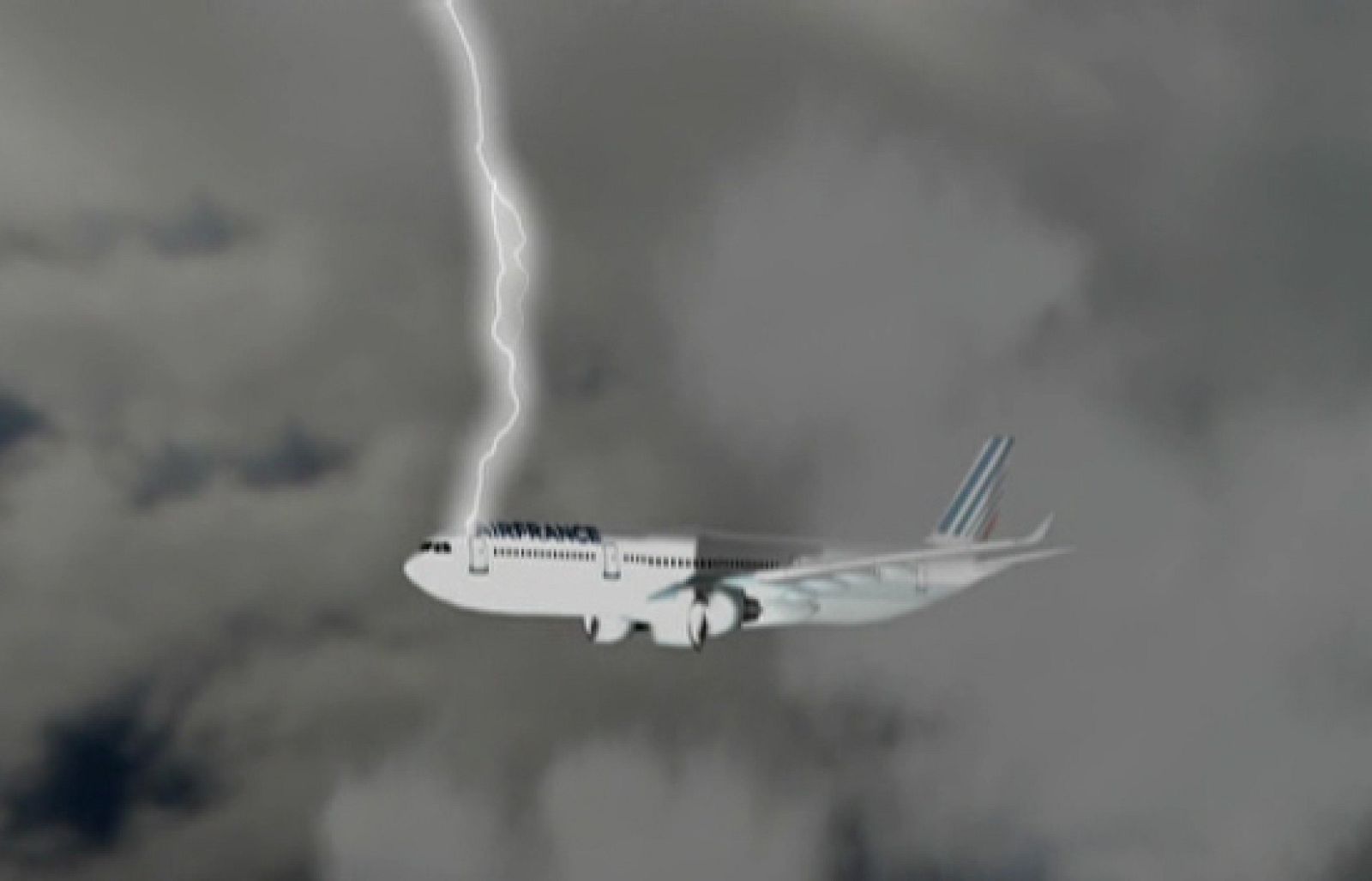 De momento solo confirman que el avión despegó sin problemas de Brasil y que el piloto alertó sobre turbulencias en su última comunicación. A partir de ese momento sólo hay registrados mensajes automáticos de aviso sobre fallos que envió el propio avión.