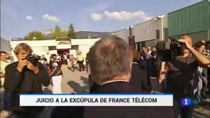 Telediario 1 - Comienza el juicio a la excúpula de France Télécom por acoso psicológico a sus trabajadores