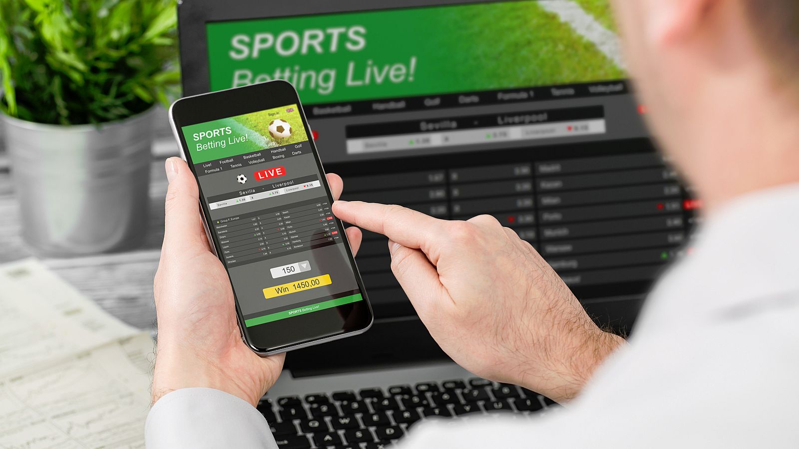 La Organización de Consumidores alerta de que el 36% de los adictos al juego empiezan a apostar siendo menores, por eso ha lanzado una campaña para que se prohíba su publicidad. Además pide otras medidas, como impedir la apertura de salones de apuest