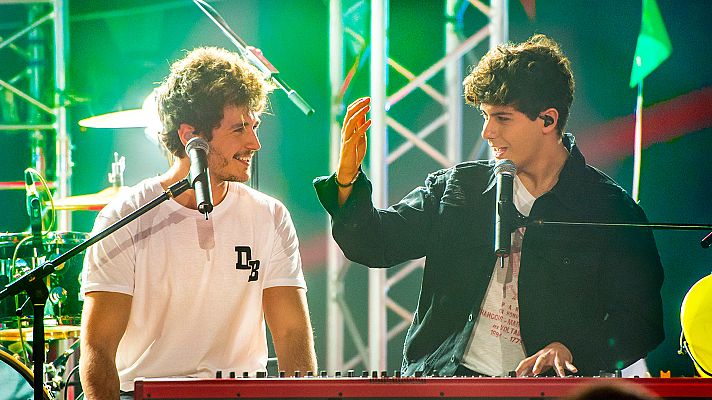 Eurovisión - Miki interpreta con Alfred "De la Tierra hasta Marte"