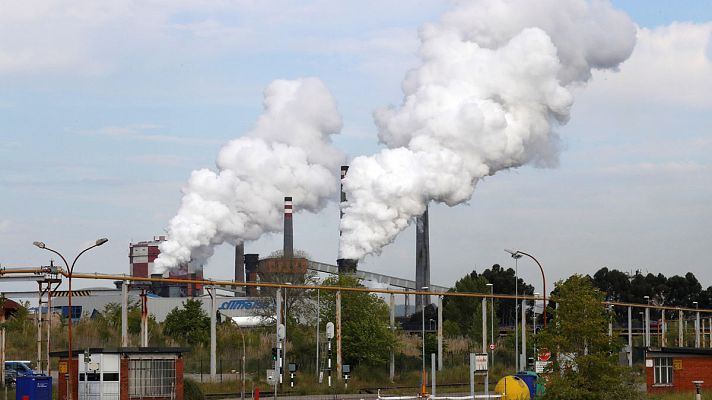 Los trabajadores de Arcelor, preocupados por los recortes de la producción en Asturias