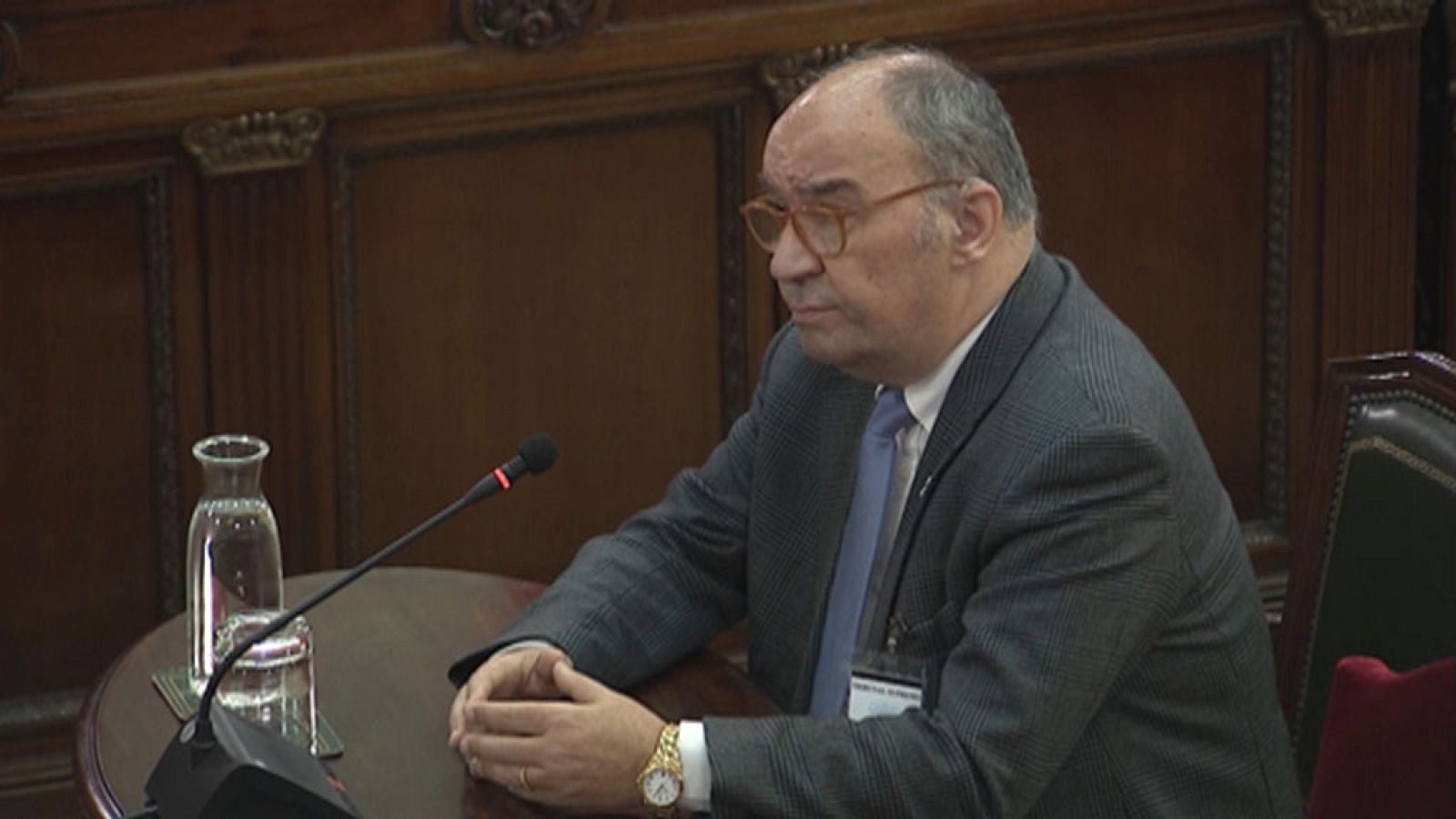 Un testigo asegura que la impresión que le dio es que los Mossos estaban "de control"