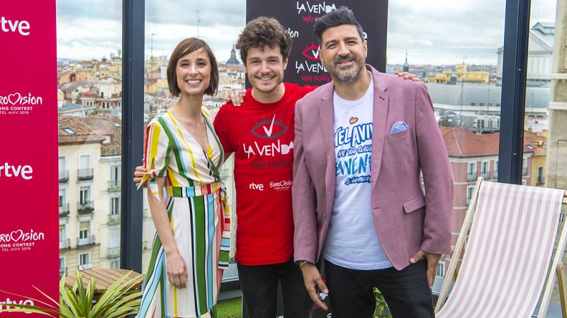 Telediario - As� ha sido la despedida de Miki antes de viajar a Tel Aviv