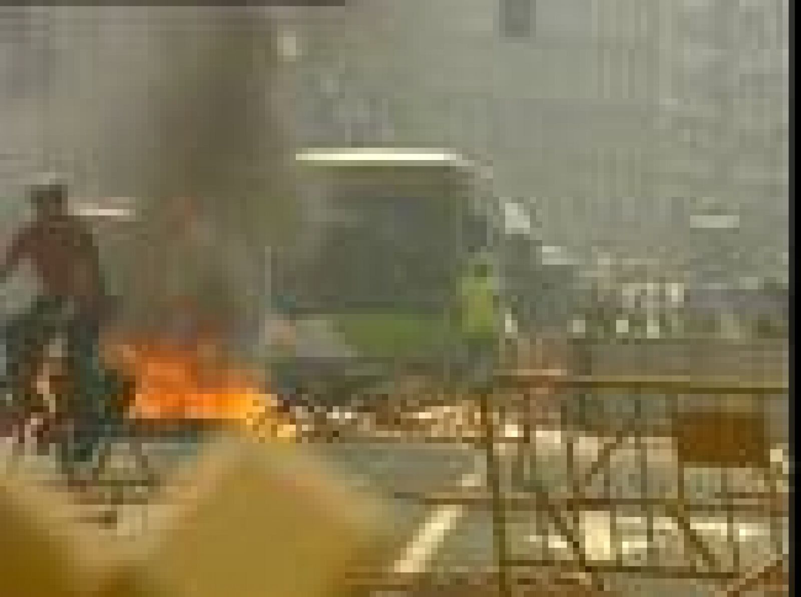 Los huelguistas se enfrentan con la policía en Vigo