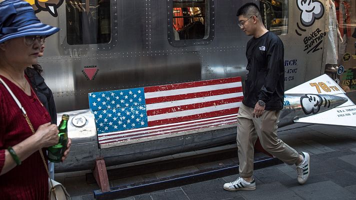 Telediario 1 - EE.UU. aplica una subida del 10% al 25% a importaciones de China, que amenaza con "contramedidas"