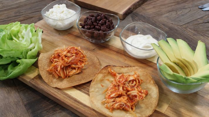 Hacer de comer - Tostada de tinga de pollo y cochinita pibil