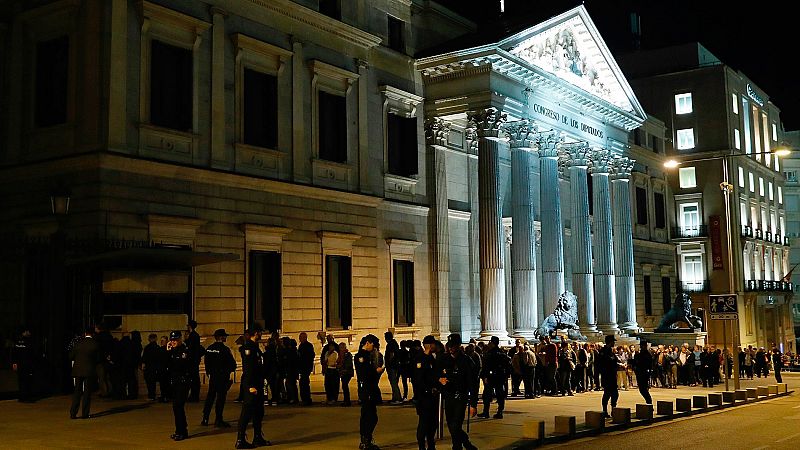 La ciudadana da su ltimo adis a Rubalcaba en el Congreso de los Diputados | Ver