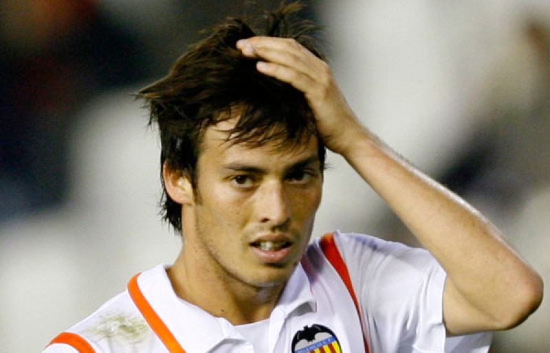 El jugador del Valencia David Silva, declara que es un halago que un equipo como el Real Madrid se interese por él.