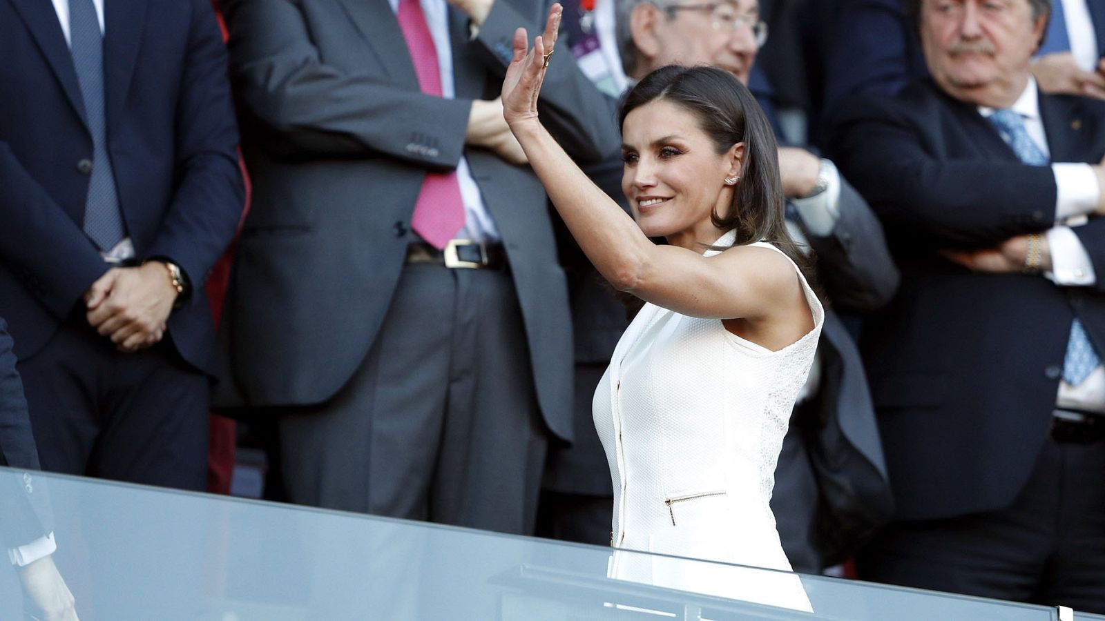 Reina Letizia: "Hay que apoyar el deporte femenino, no solo el fútbol"