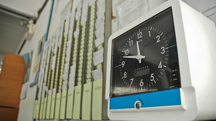 Telediario 1 - A partir de ahora será obligatorio el control horario en las empresas