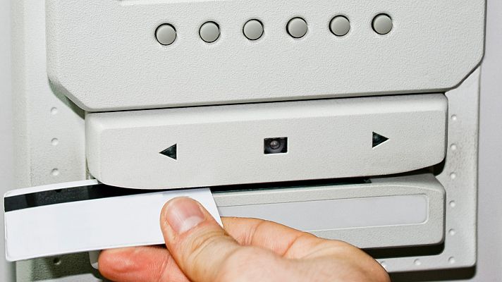 Telediario 1 - Diferentes sistemas para ejercer el control horario en las empresas