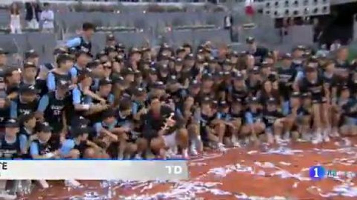 Telediario 1 - Djokovic celebra su tercer Madrid Open