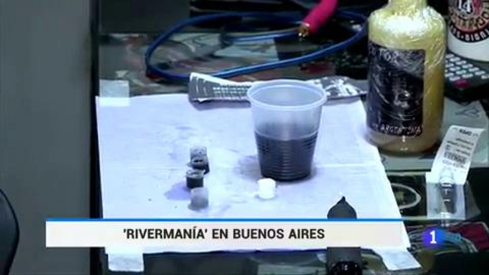 Telediario 1: La Libertadores de River Plate en el Bernabéu provoca una  fiebre de tatuajes en