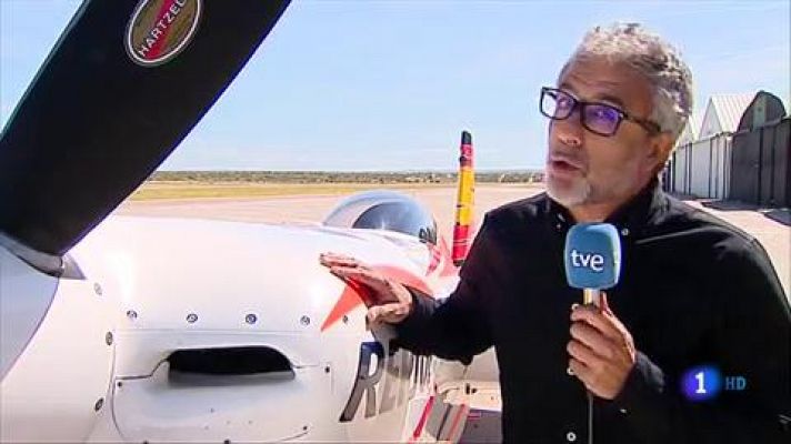 Juan Velarde estrena avión para mejorar sus acrobacias 