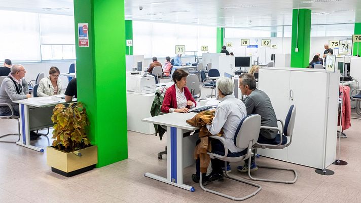 Telediario 1 - Ya se puede presentar la Renta de manera presencial