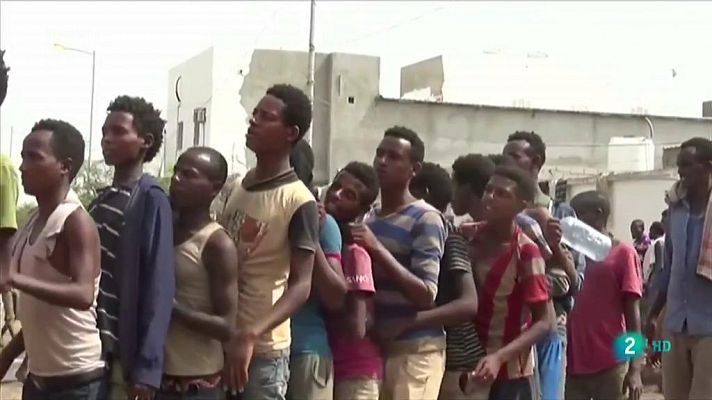 Migrantes etíopes y eritreos atrapados