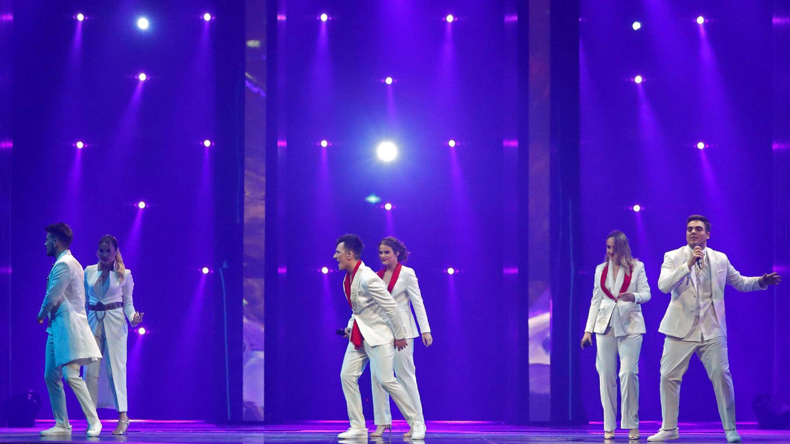 Eurovisión 2019 - Montenegro: D-Mol canta "Heaven" en la primera semifinal