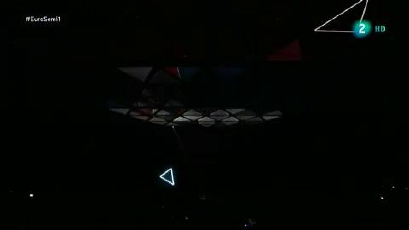 Eurovisión 2019 - Serbia: Nevena Bozovic canta "Kruna" en la primera semifinal