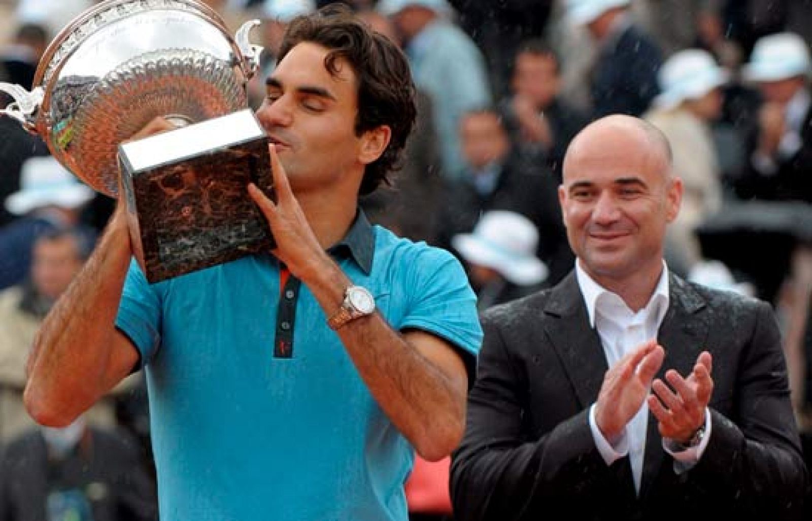 De momento y con la victoria en Roland Garros, el suizo iguala, con 14 títulos de Grand Slam, el récord del estadounidense Pete Sampras.