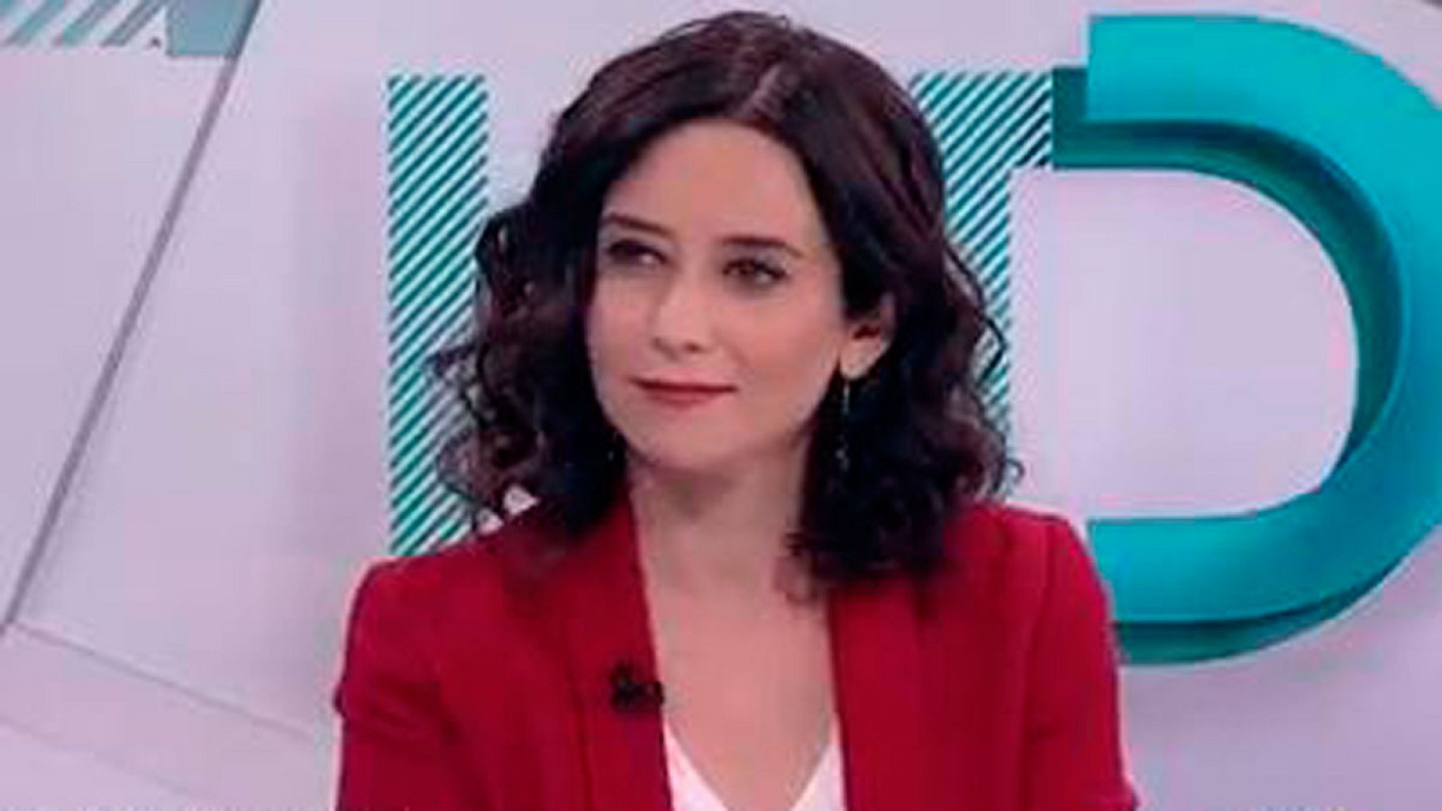 Ayuso justifica sus controversias y acusa a la izquierda de manipularlas para entrar en batallas ideológicas 