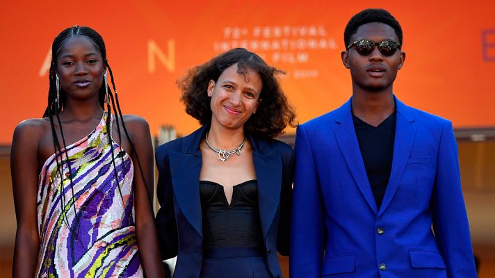 Telediario 1 - Mati Diop, la primer mujer negra que compite por la Palma de Oro en Cannes