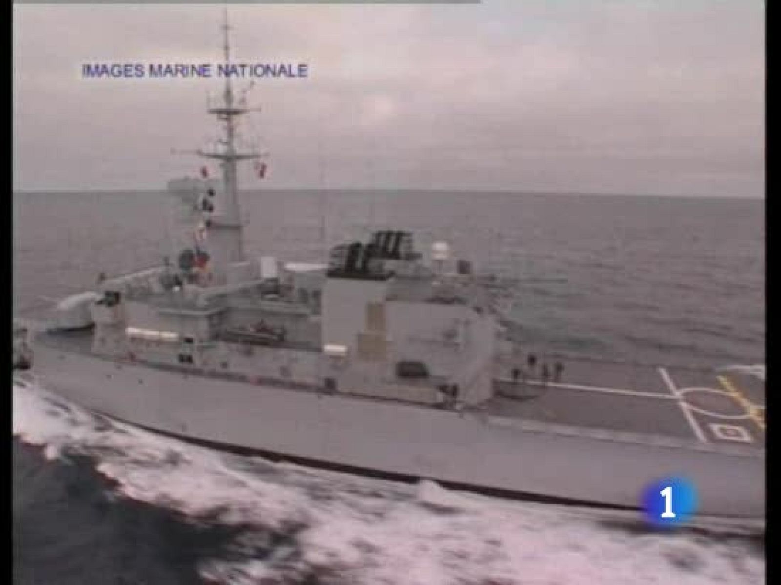 En la zona del Atlántico en la que desapareció el avión de Air France, ya se han encontrado 17 cadáveres y multitud de restos del aparato. Los primeros cuerpos ya van camino de Recife, en Brasil.