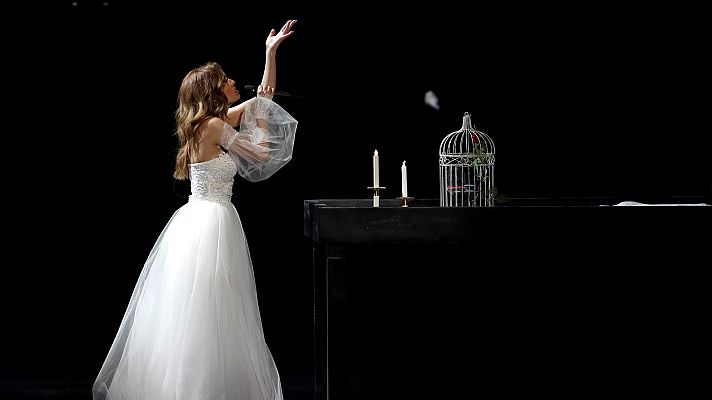 Eurovisión - Moldavia: Anna Odobescu canta "Stay" en la segunda semifinal