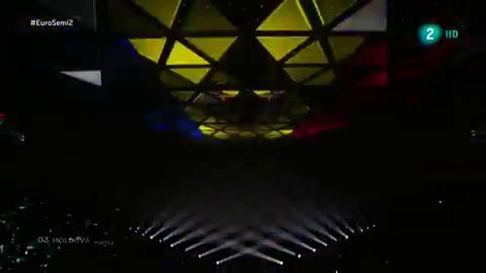 Eurovisión 2019 - Moldavia: Anna Odobescu canta "Stay" en la segunda semifinal