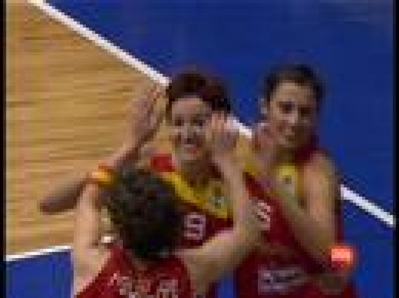 España comenzó su andadura en el Eurobasket Femenino de Letonia con una trabajada victoria ante la República Checa.
