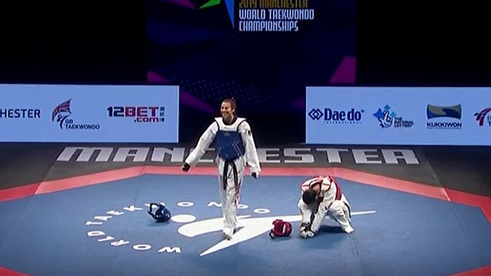  - Zheng rompe a llorar al ir ganando 20-10 y ser eliminada por penalizaciones