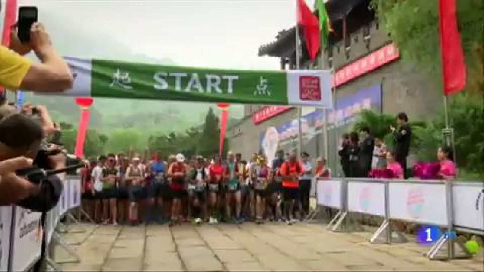 Telediario 1: La Maratón de la Gran Muralla China y sus 5.164 pasos hacia la gloria | RTVE Play