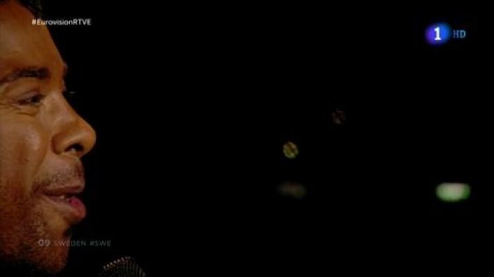 Suecia: John Lundvik canta "Too late for love" 